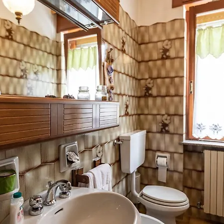 Apartamento Elegante Casa Disposta Su 3 Piani A Croveo Baceno