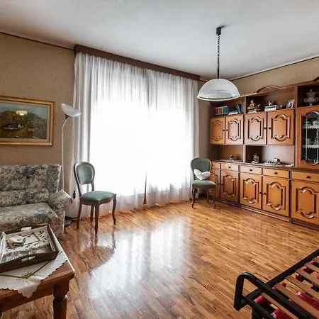 Elegante Casa Disposta Su 3 Piani A Croveo Apartment *